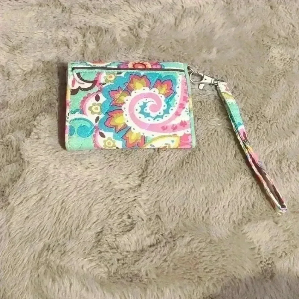 VERA BRADLEY Wristlet Wallet Carry ID Credit Card Cash Bifold Style Snap - Picture 2 of 5